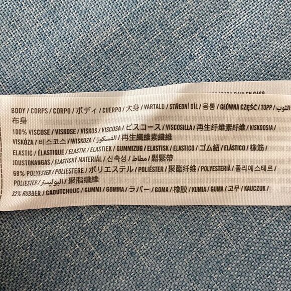 ❤️Last Chance Hollister red sleeveless floral print romper size S - Picture 8 of 10